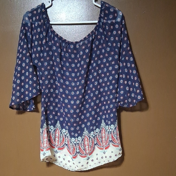 Navy Floral Women's Top No Comment Brand Size Medium - Picture 3 of 3